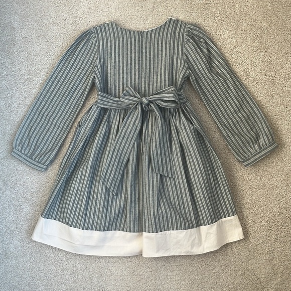 Evie’s Closet The Future Belongs to the Dreamers dress size 6 - Picture 6 of 7